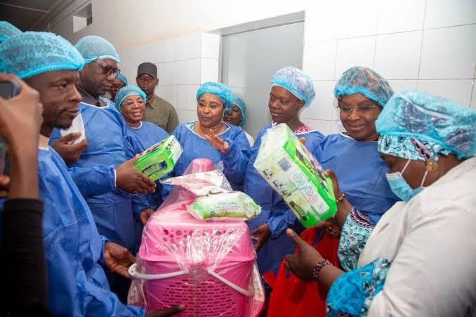 MALI : UNE PREMIÈRE HISTORIQUE — LA SÉPARATION DE BÉBÉS SIAMOIS AU CHU GABRIEL TOURÉ, UN EXPLOIT MÉDICAL ET HUMAIN